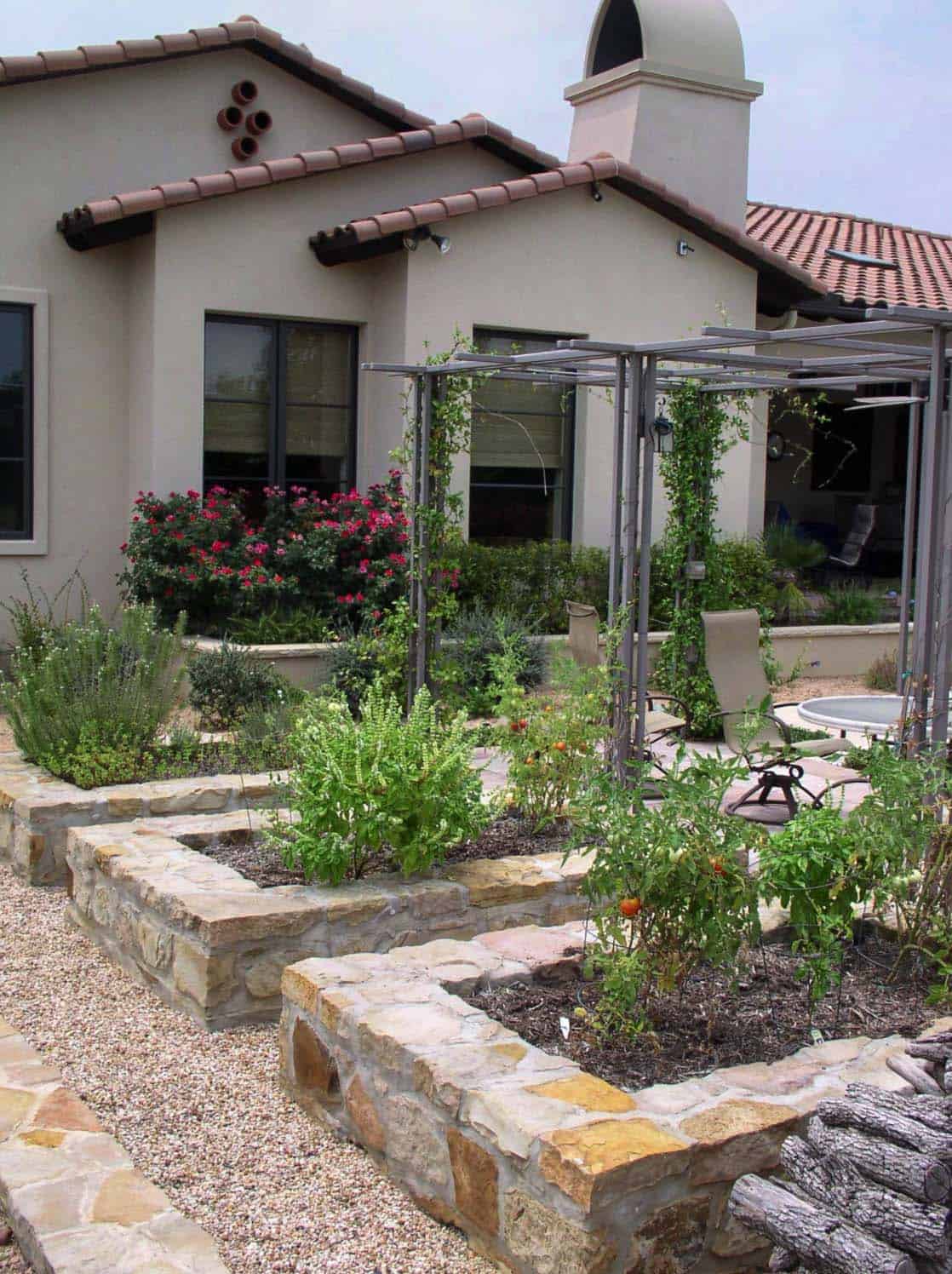 GH Archive Raised-Bed-Vegetable-Garden-Ideas-21